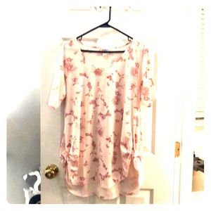 Medium Perfect T by Lularoe